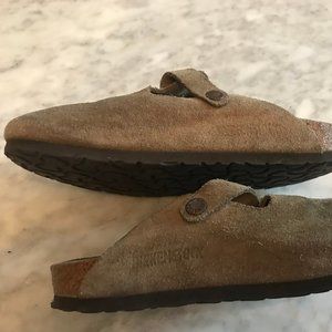 Birkenstock Boston Suede Clog in Taupe - 6/6.5